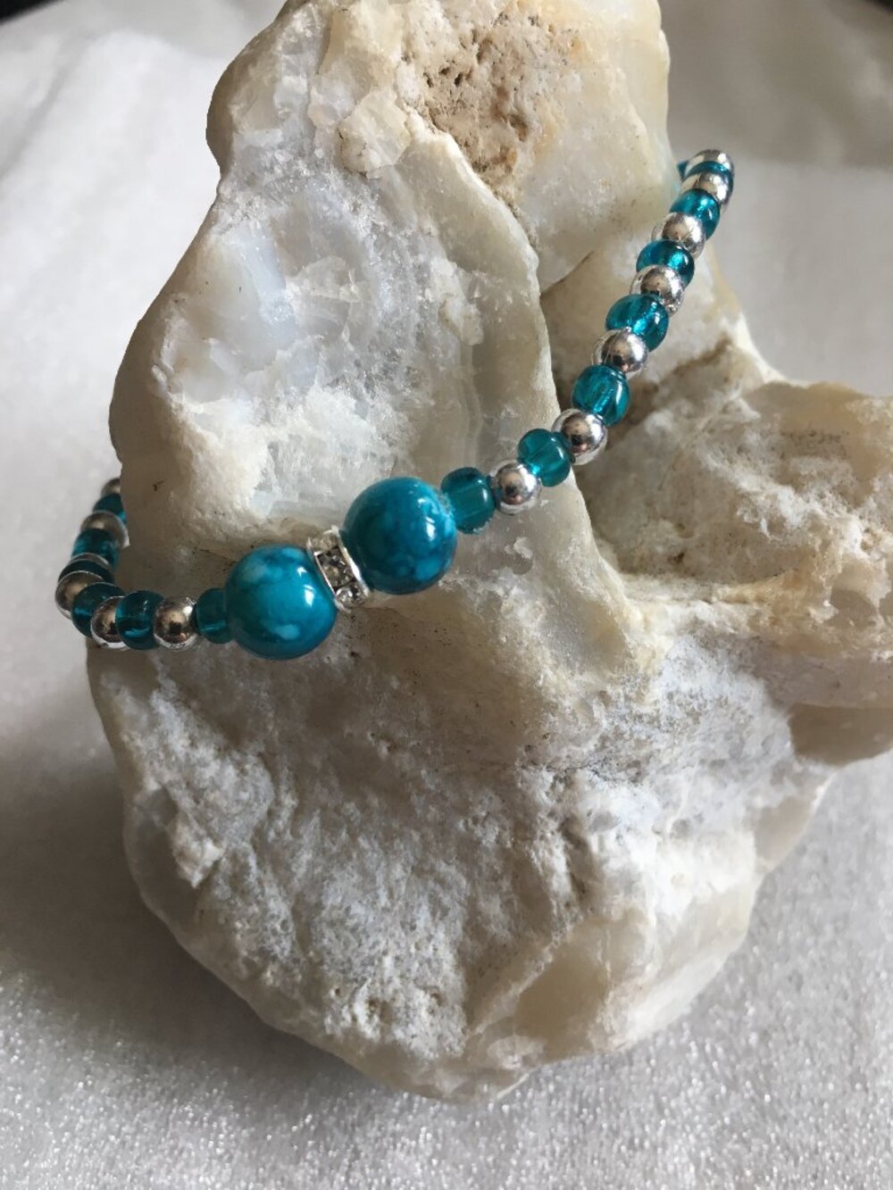 Handmade Turquoise & Silver Beaded Bracelet – Stretch Fit